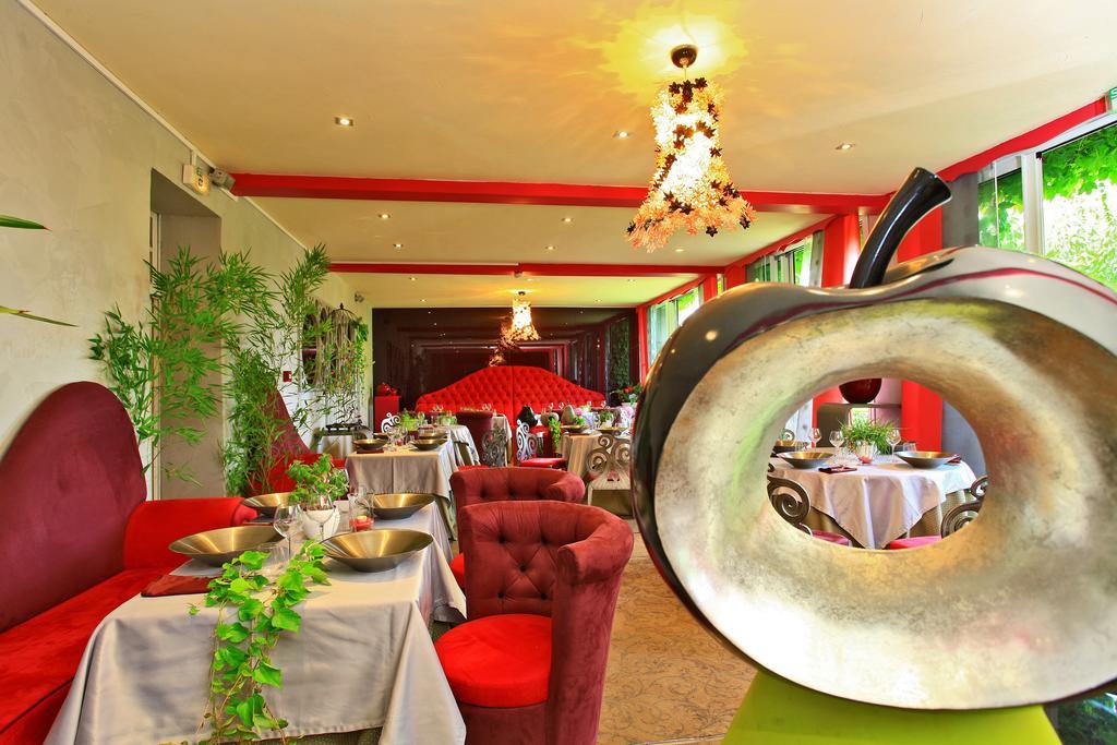 Logis Hotel Hostellerie Saint-Jacques Zewnętrze zdjęcie